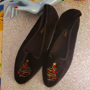 Vintage embroidered  80s tree flats